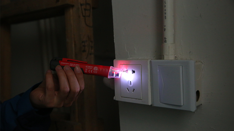 UT12S-ROW Non-Contact Voltage Detector