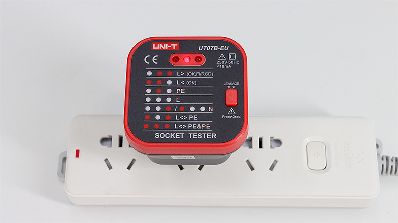 UT07A-EU Socket Tester